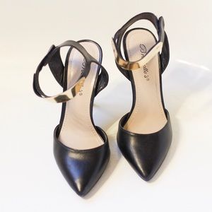 NWOT Black Heels